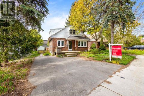 8 WESLEY CRESCENT Mississauga (Port Credit) ON L5H2N2