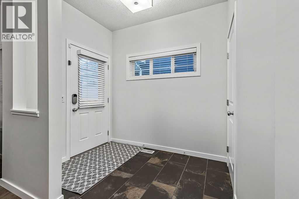29 Cougar Ridge Close SW
