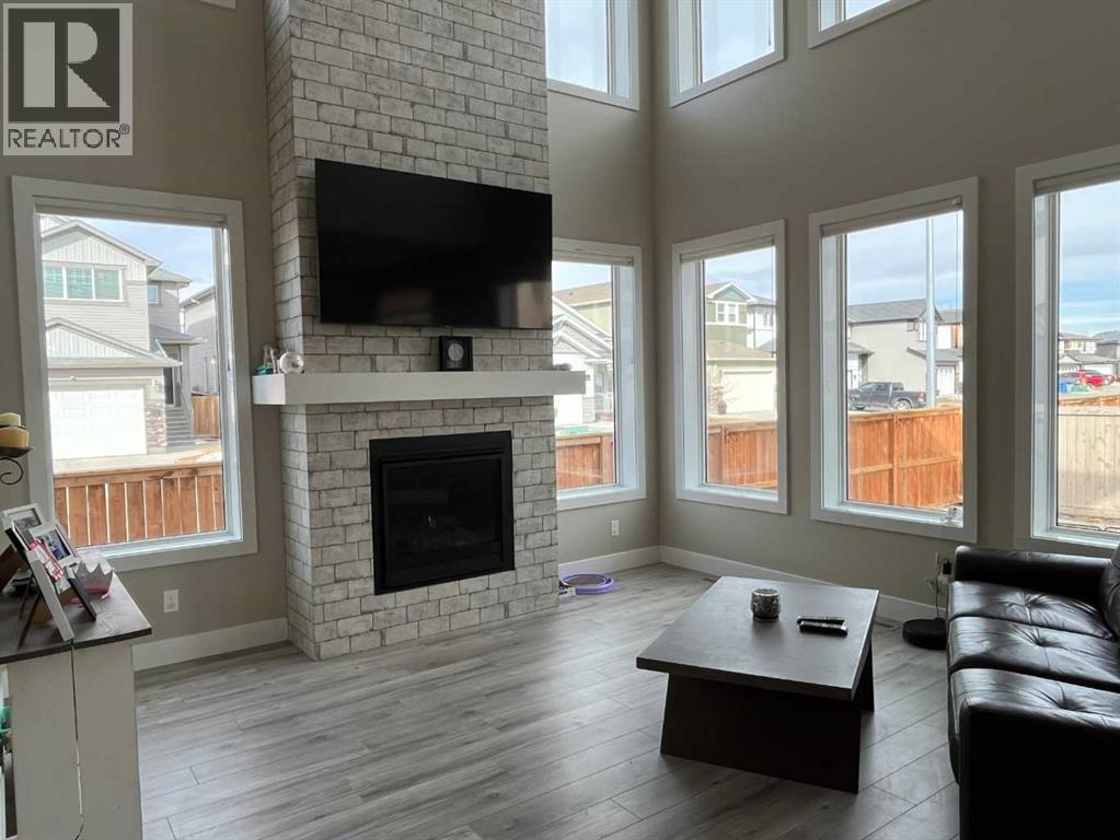 642 Moonlight Lane W