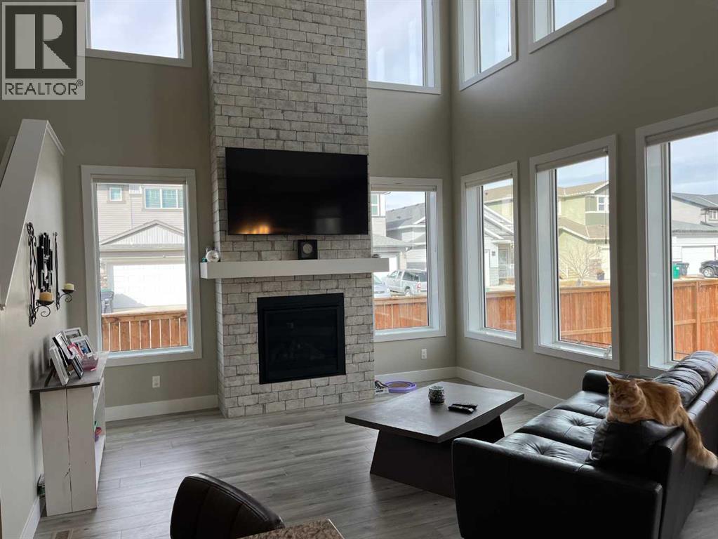 642 Moonlight Lane W