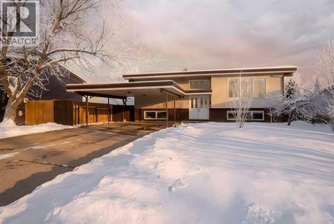 13 Primrose Place N Lethbridge AB T1H4K1