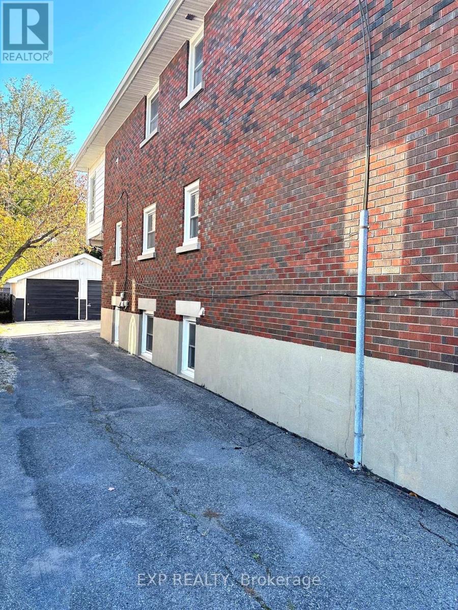 527 LADEROUTE AVENUE