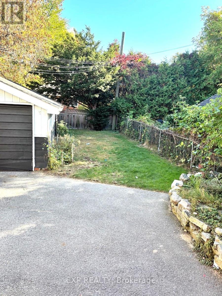 527 LADEROUTE AVENUE