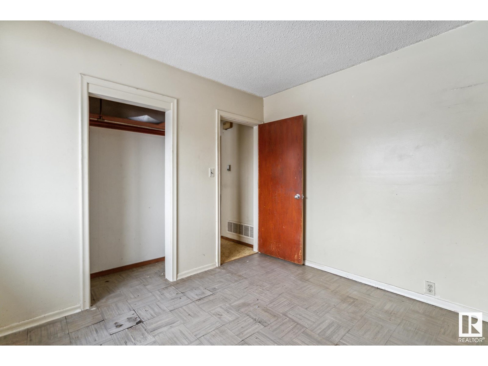 12125 40 ST NW