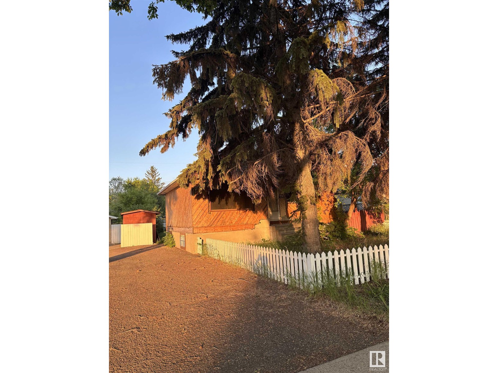 12125 40 ST NW