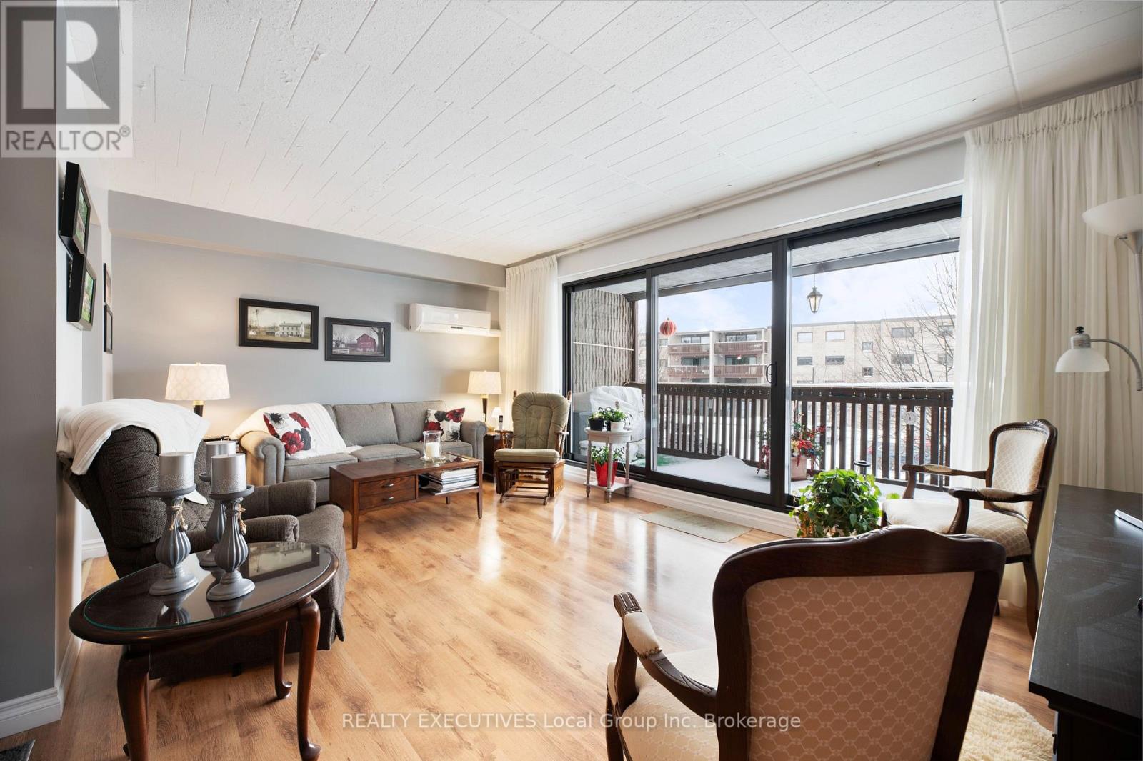 208 - 149 LINDSAY STREET