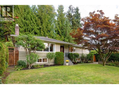 3658 LORAINE AVENUE North Vancouver BC V7R4B8