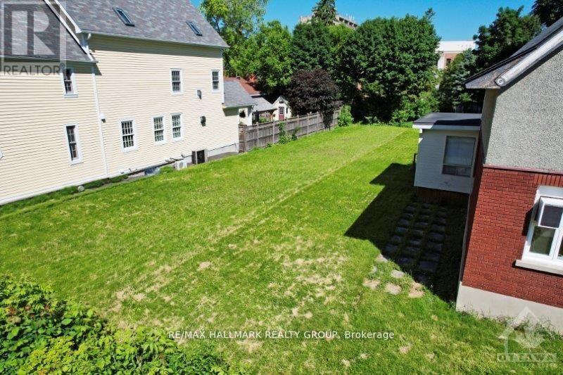 WEST SIDE - 67 SPRINGHURST AVENUE