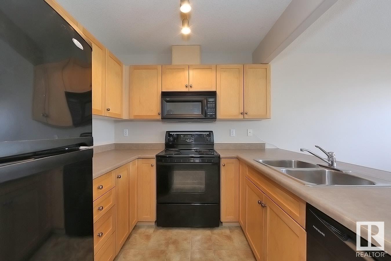 #18 16823 84 ST NW