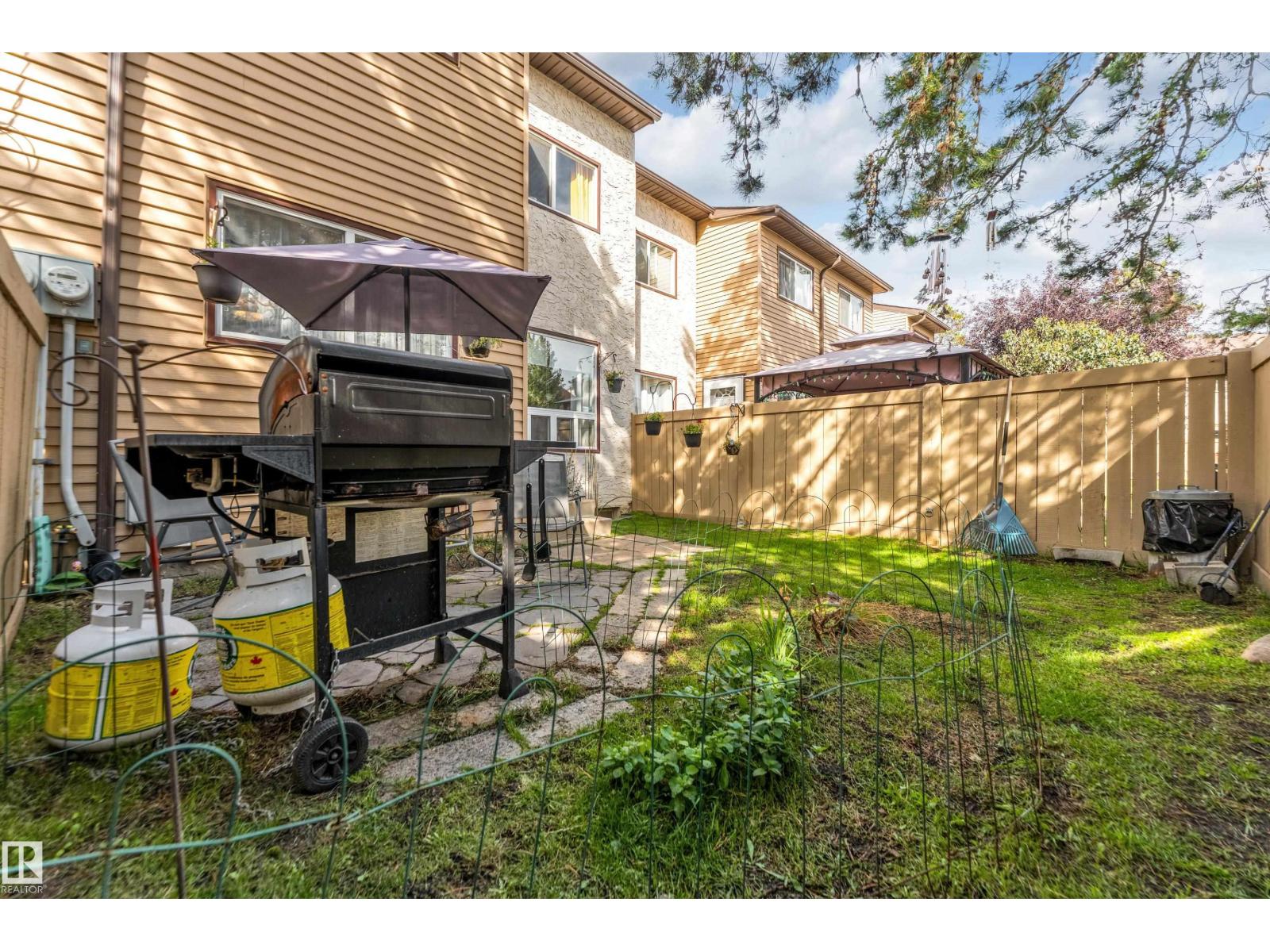 #49 1651 46 ST NW