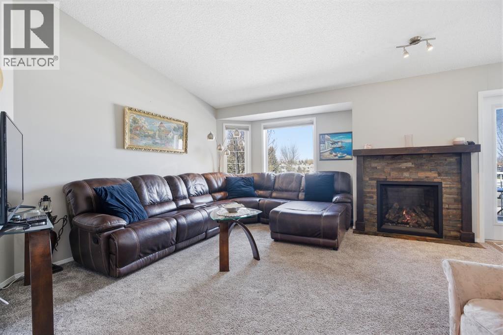 216 Valley Ridge Heights NW