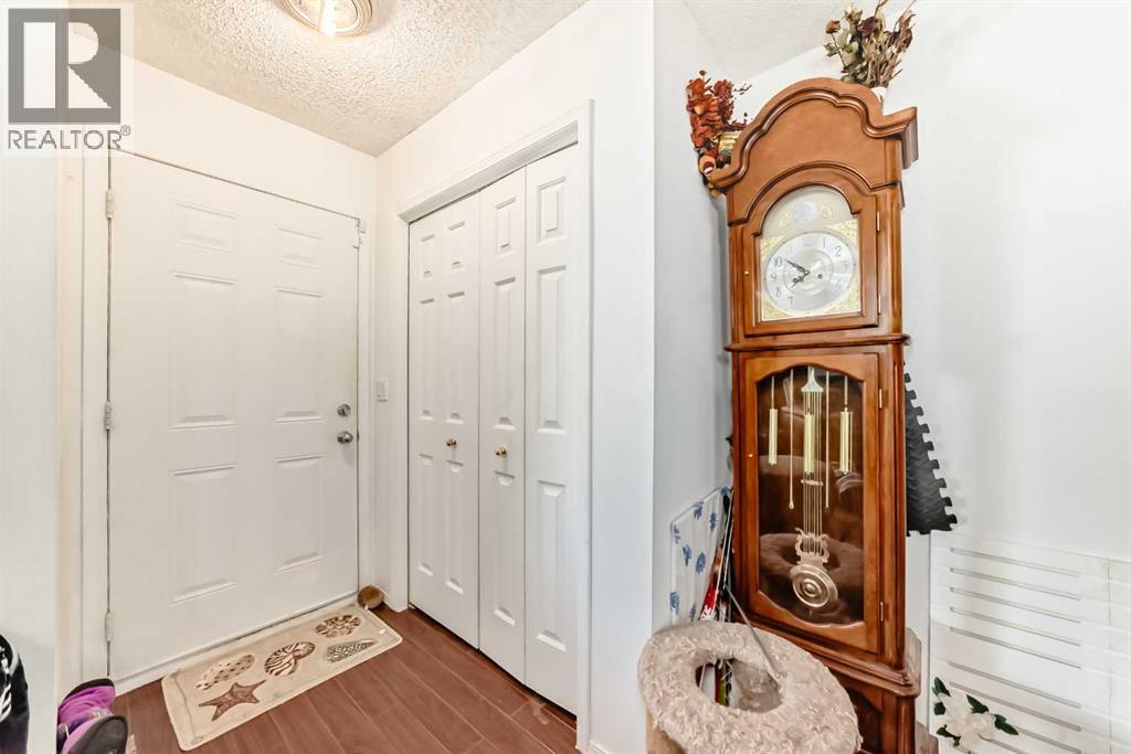 5611 Temple Drive NE