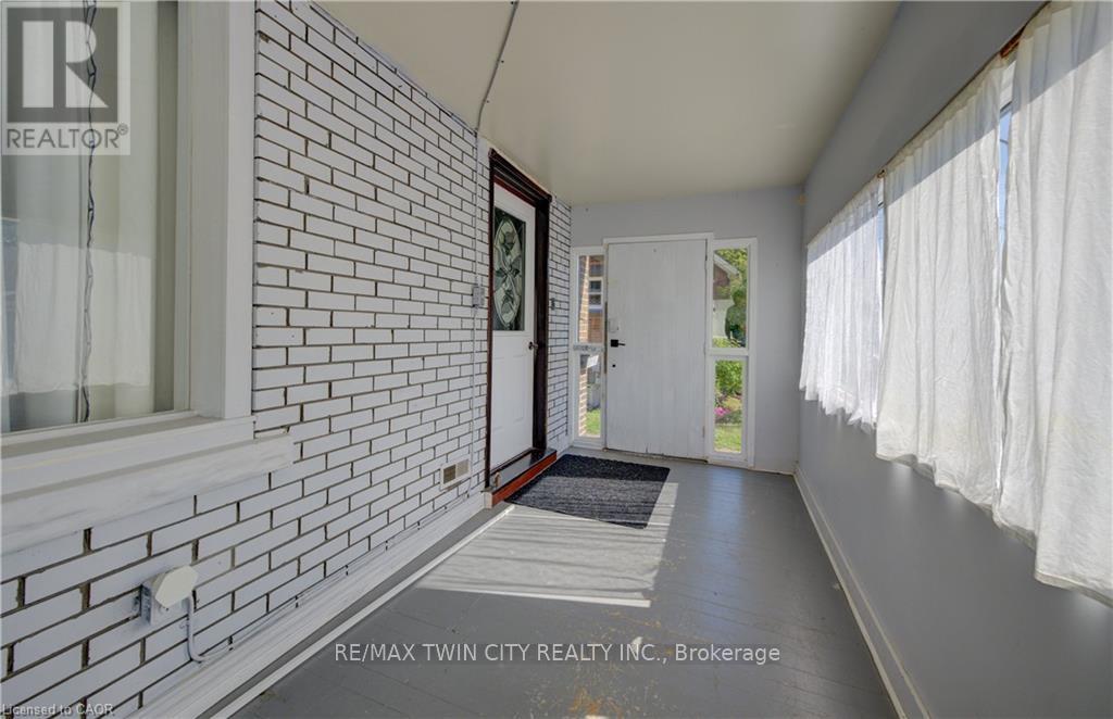 350 VICTORIA STREET S