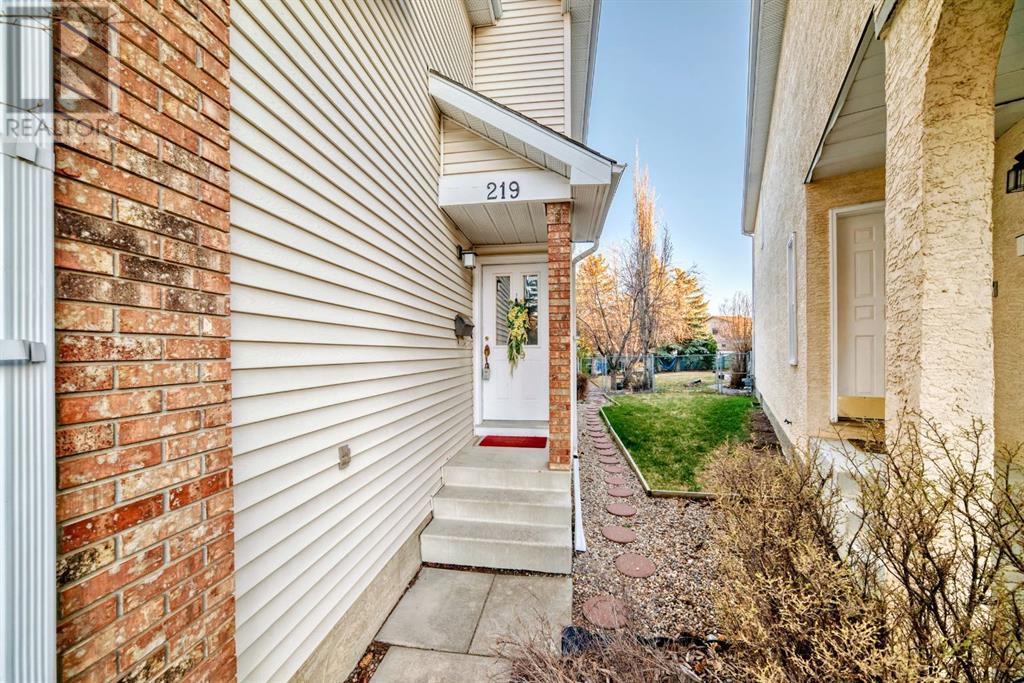 219 Coachway Road SW
