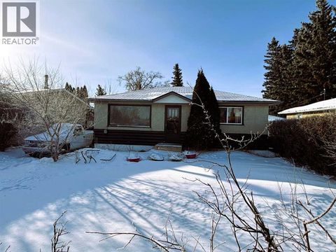 1341 2 Avenue Wainwright AB T9W1G5