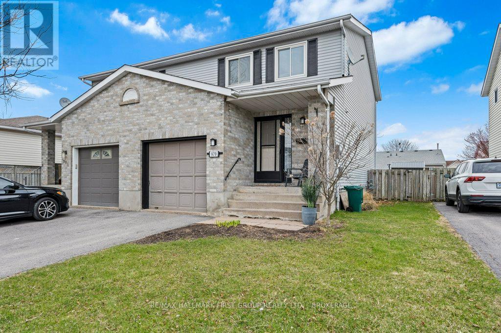 979 WARBURTON CRESCENT