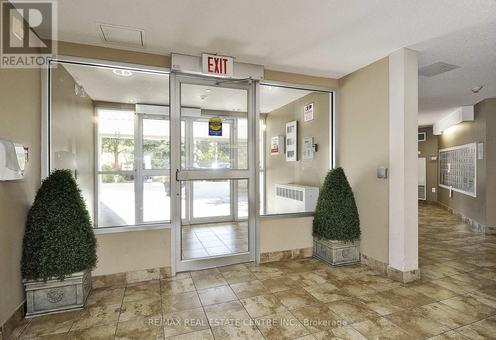 302 - 8 HARRIS STREET