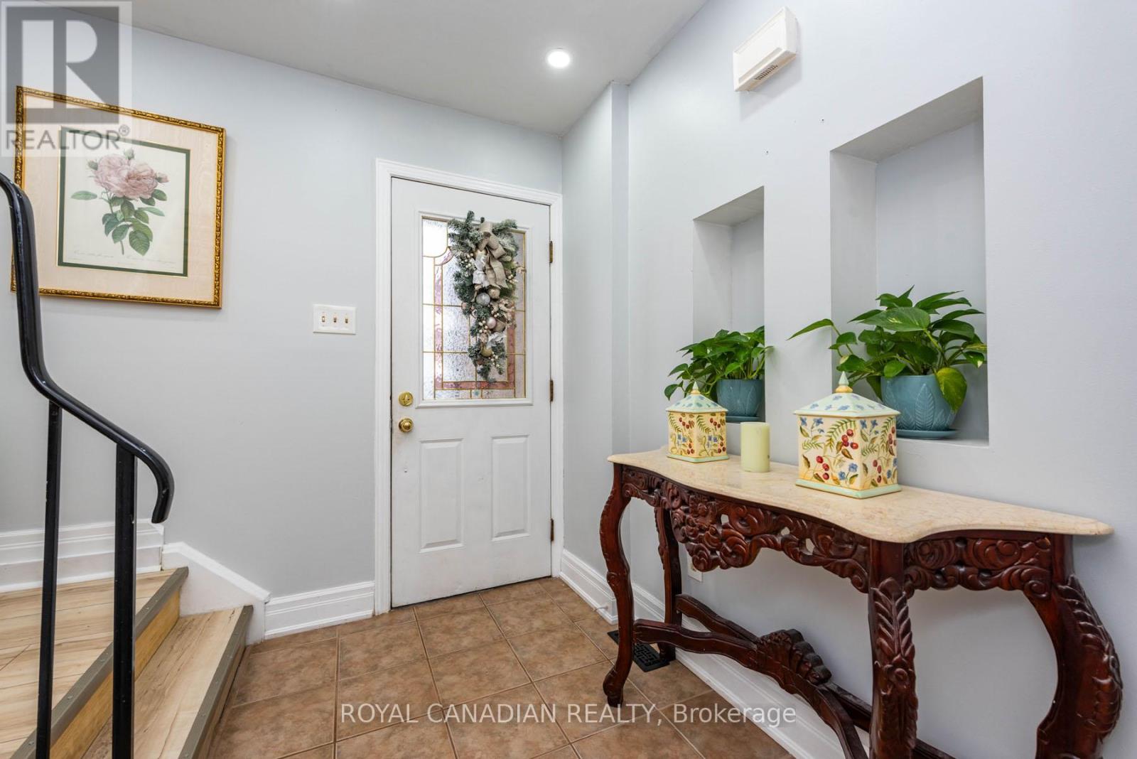 116 - 1538 LANCASTER DRIVE