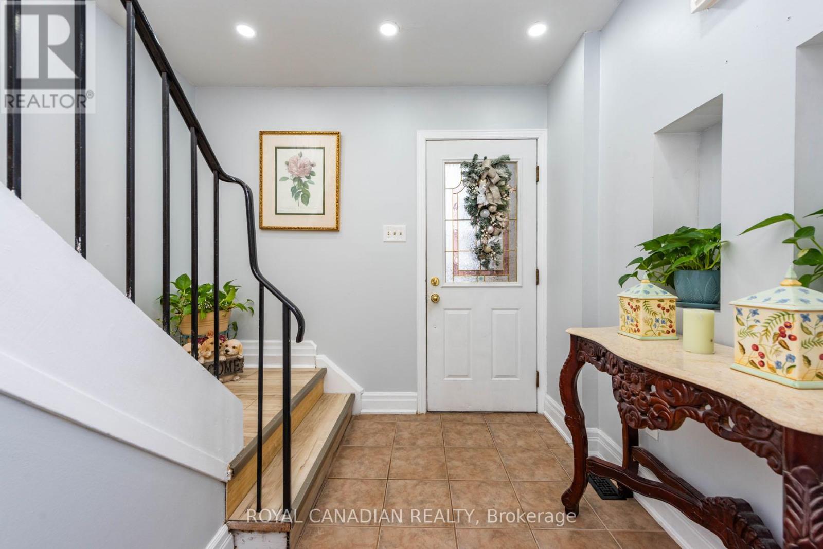 116 - 1538 LANCASTER DRIVE
