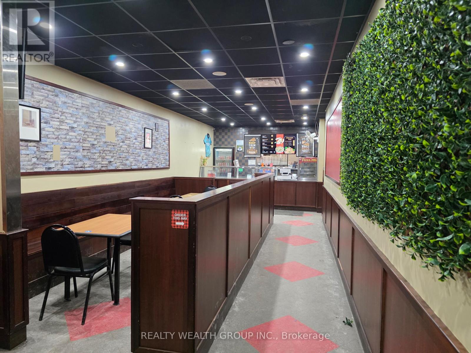 104 - 304 GEORGE STREET N