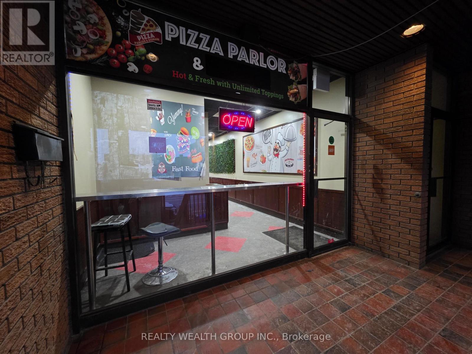 104 - 304 GEORGE STREET N