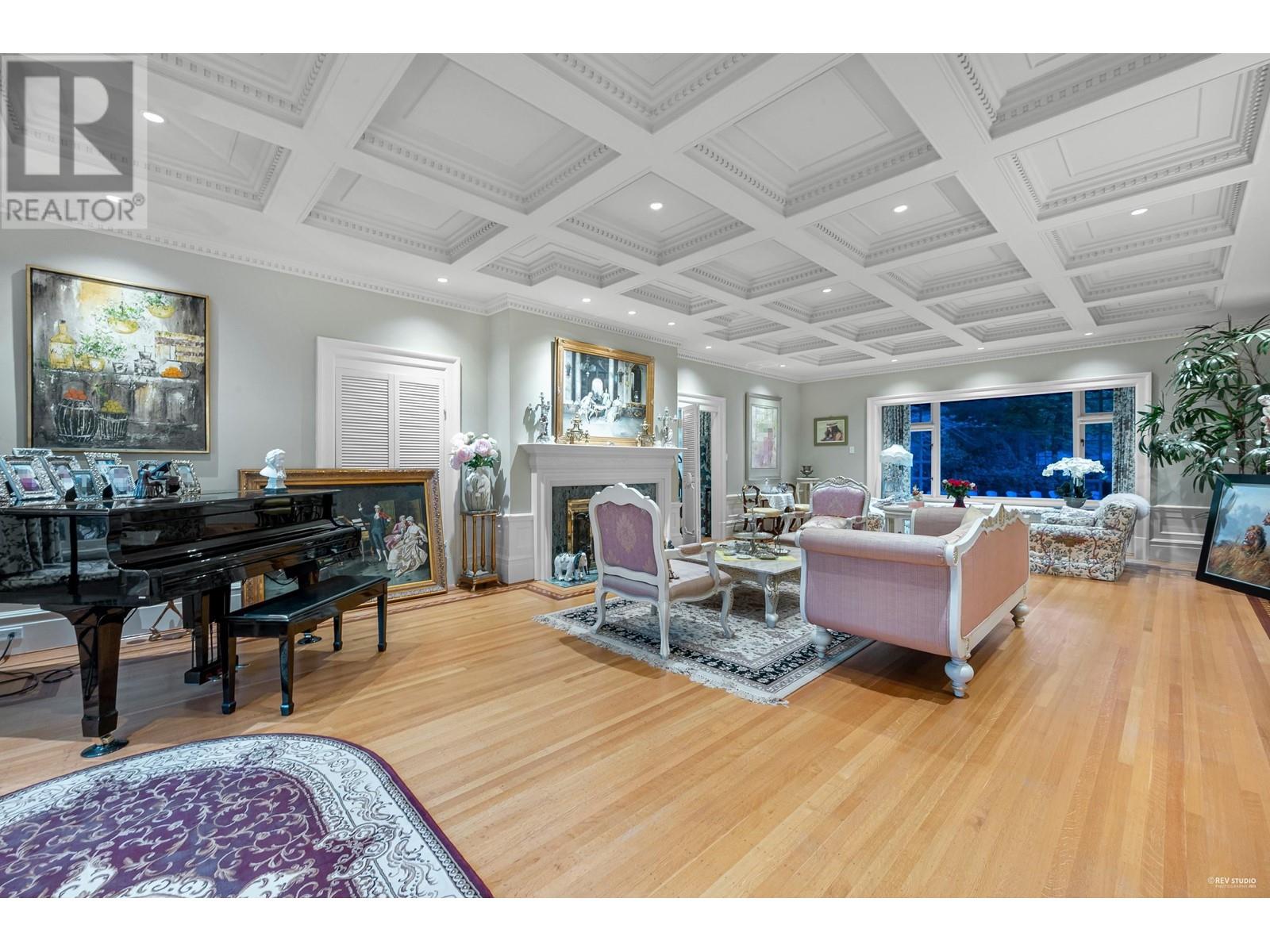 3380 THE CRESCENT