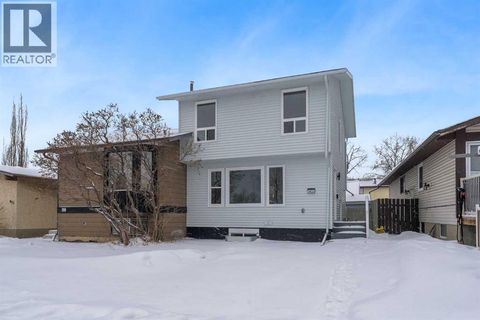 5625 Templehill Road NE Calgary AB T1Y4C1