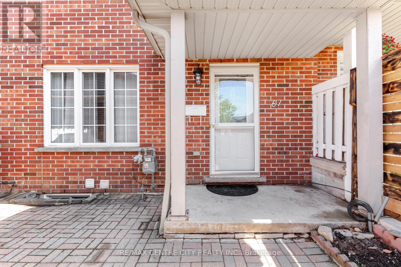 67 RALGREEN CRESCENT