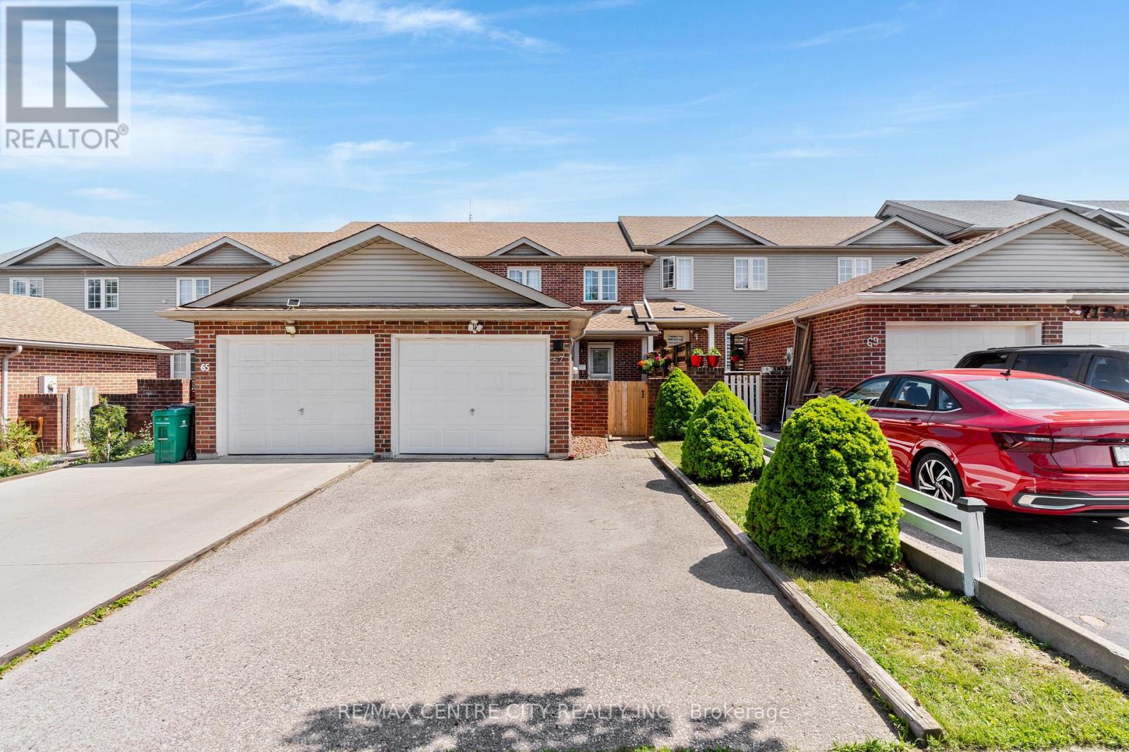 67 RALGREEN CRESCENT