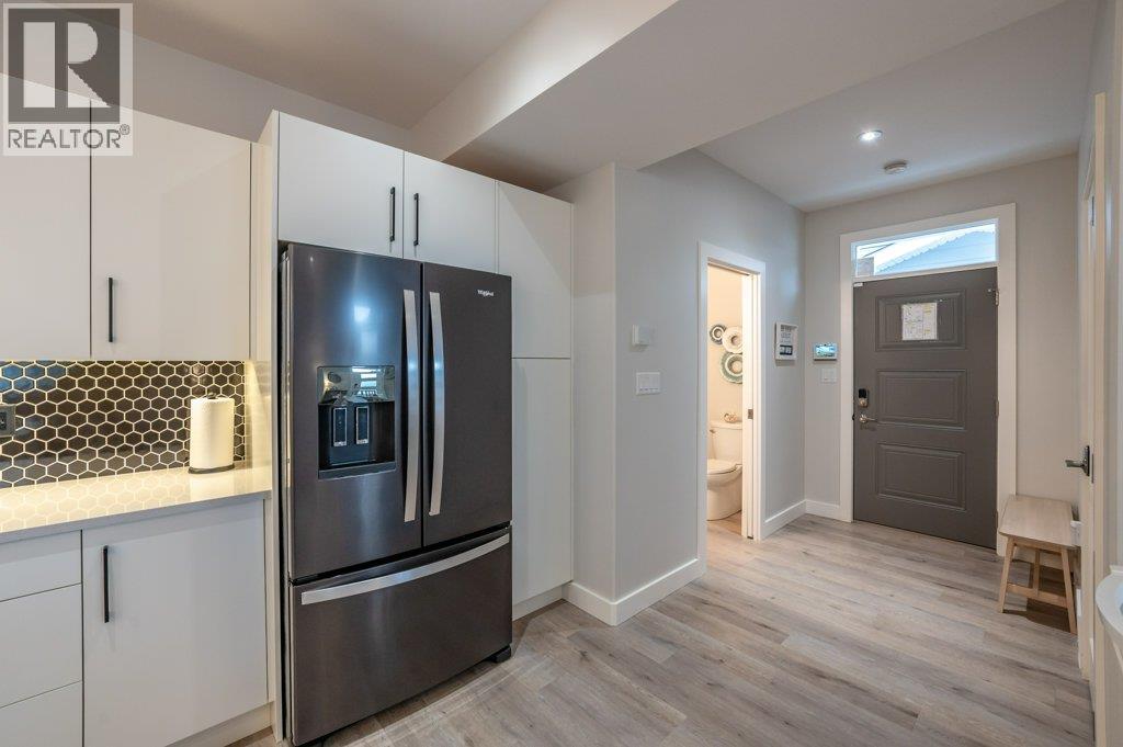 535 WESTMINSTER Avenue W Unit# 102