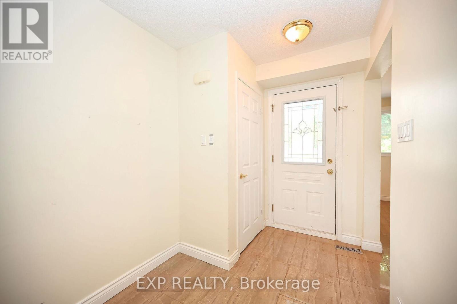 3 - 3 MOONSTREAM COURT