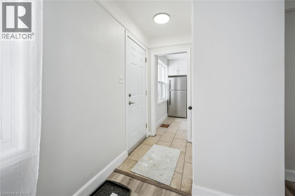 56 COLUMBIA Street W