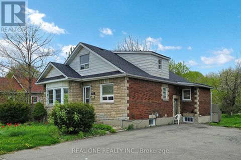 136 GIBB STREET Oshawa (Vanier) ON L1J1Y5