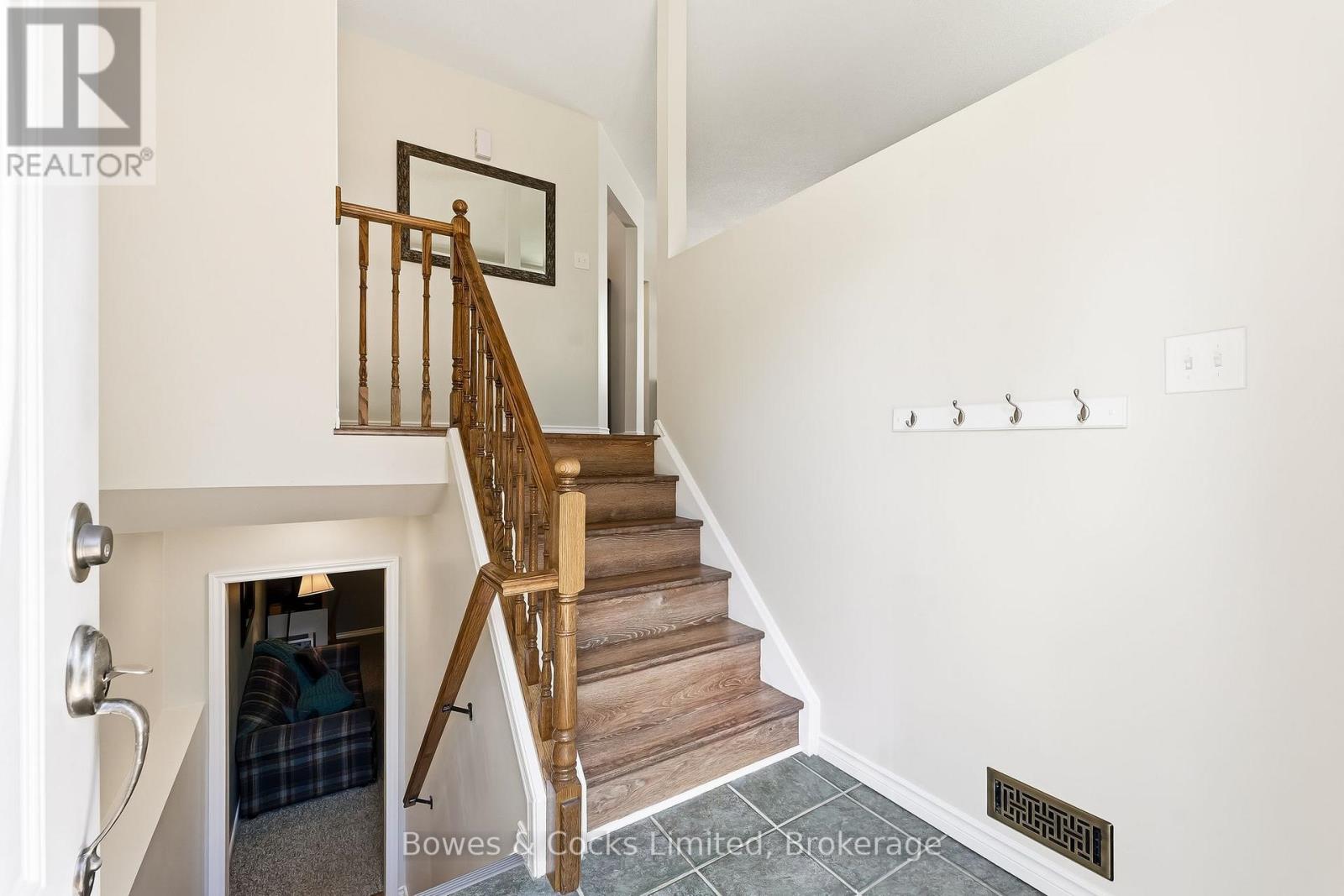 1247 HUNTINGTON CIRCLE