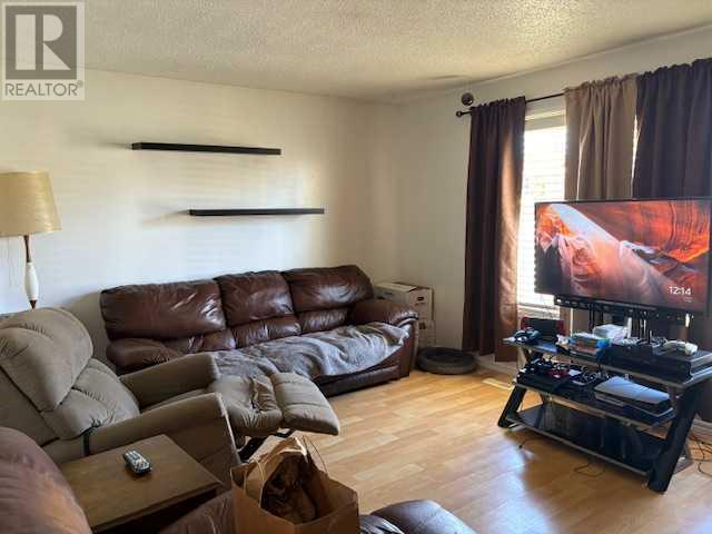 115 Cayuga Crescent W