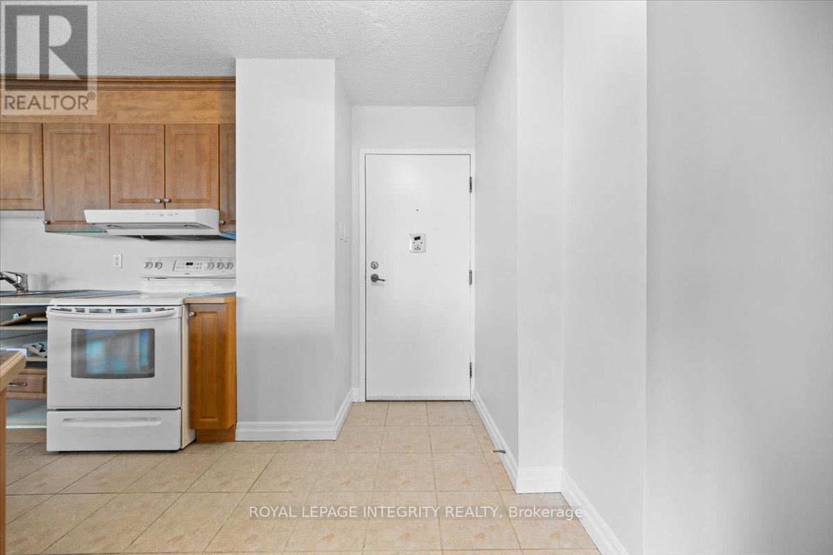 703 - 1190 RICHMOND ROAD