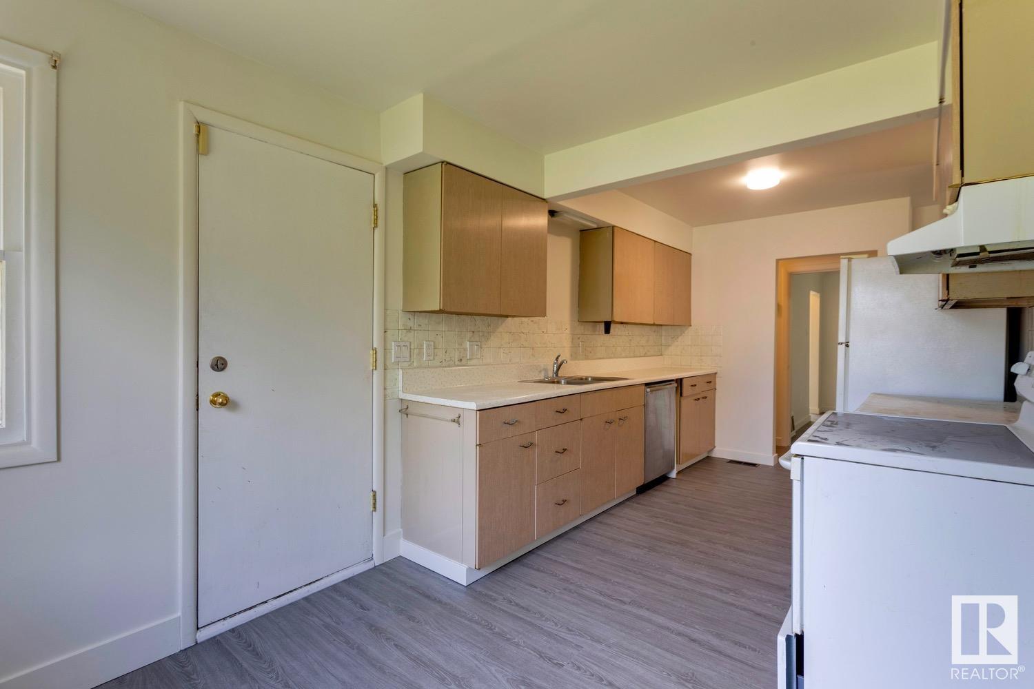 9112 79 ST NW NW