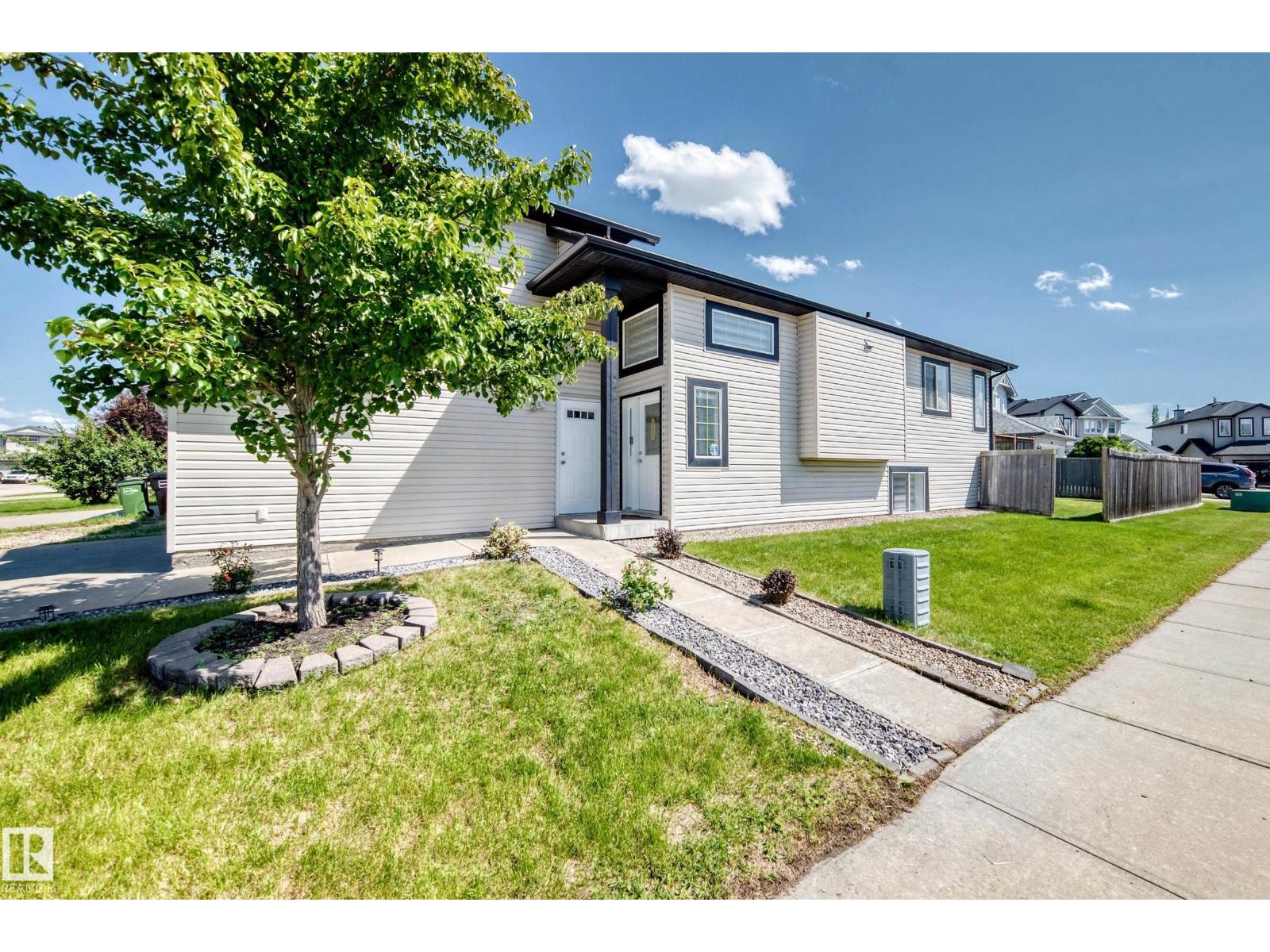 11249 167A AV NW