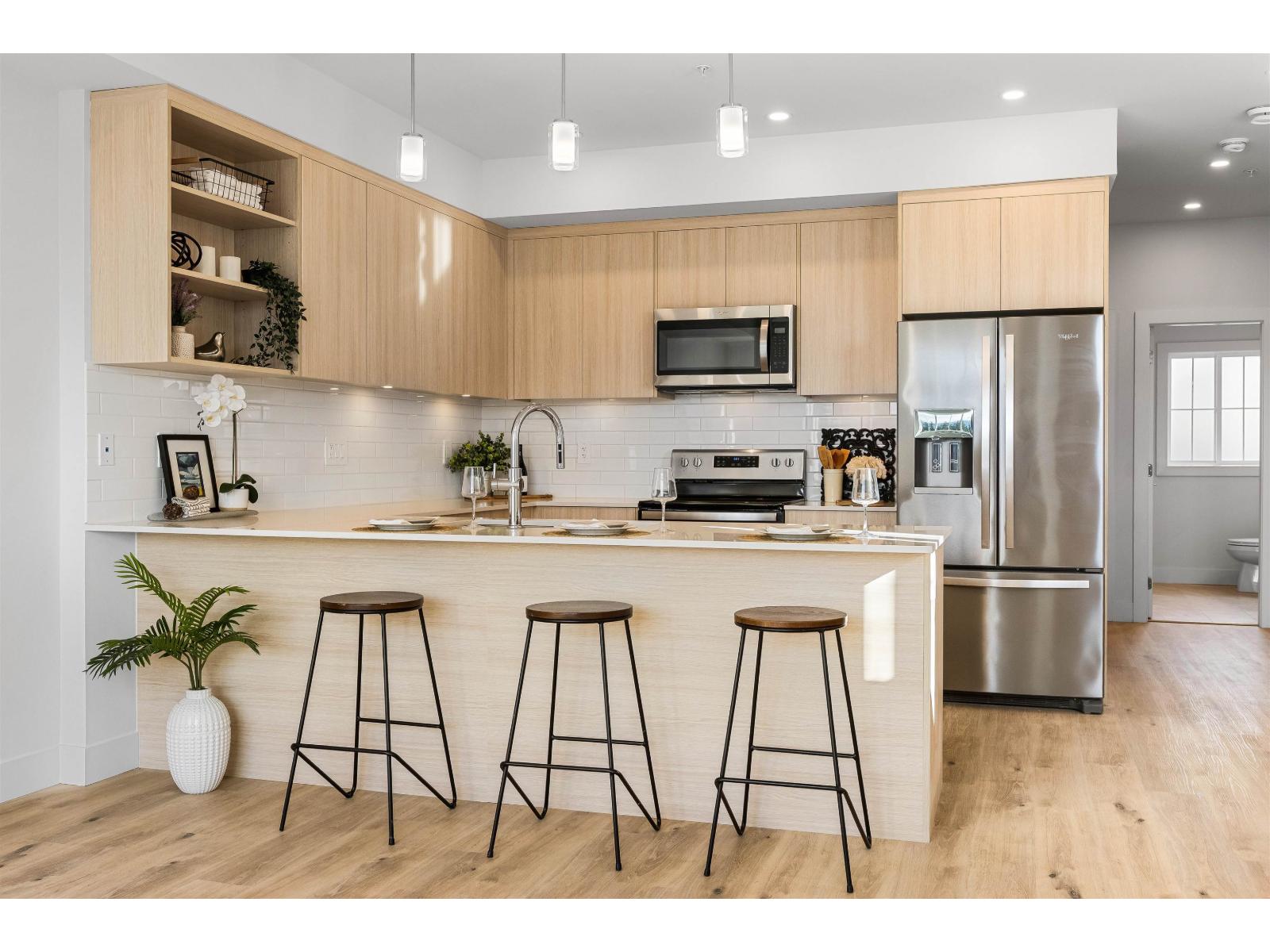 36 1928 WOODSIDE BOULEVARD|Mt Woodside