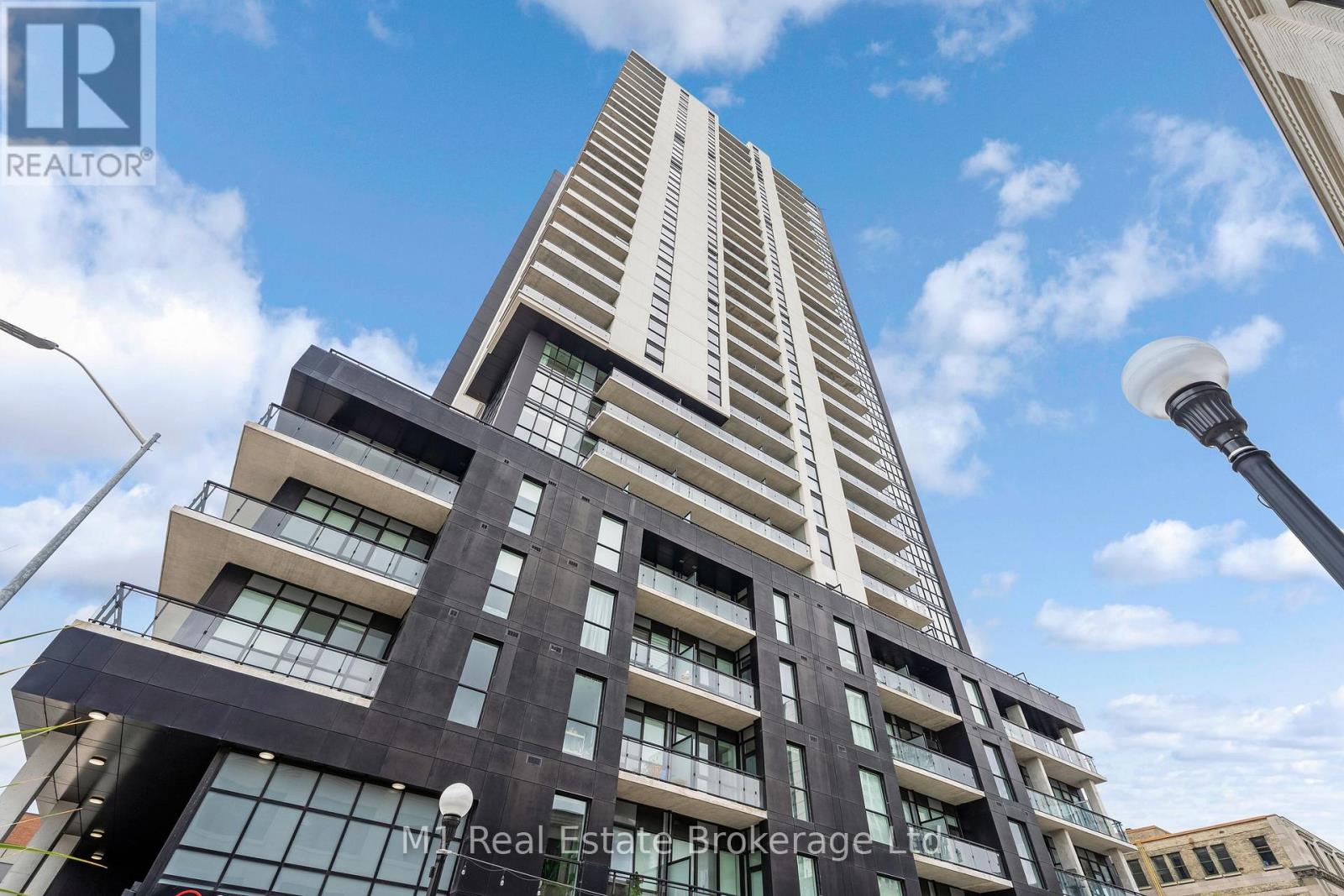 3001 - 60 CHARLES STREET W