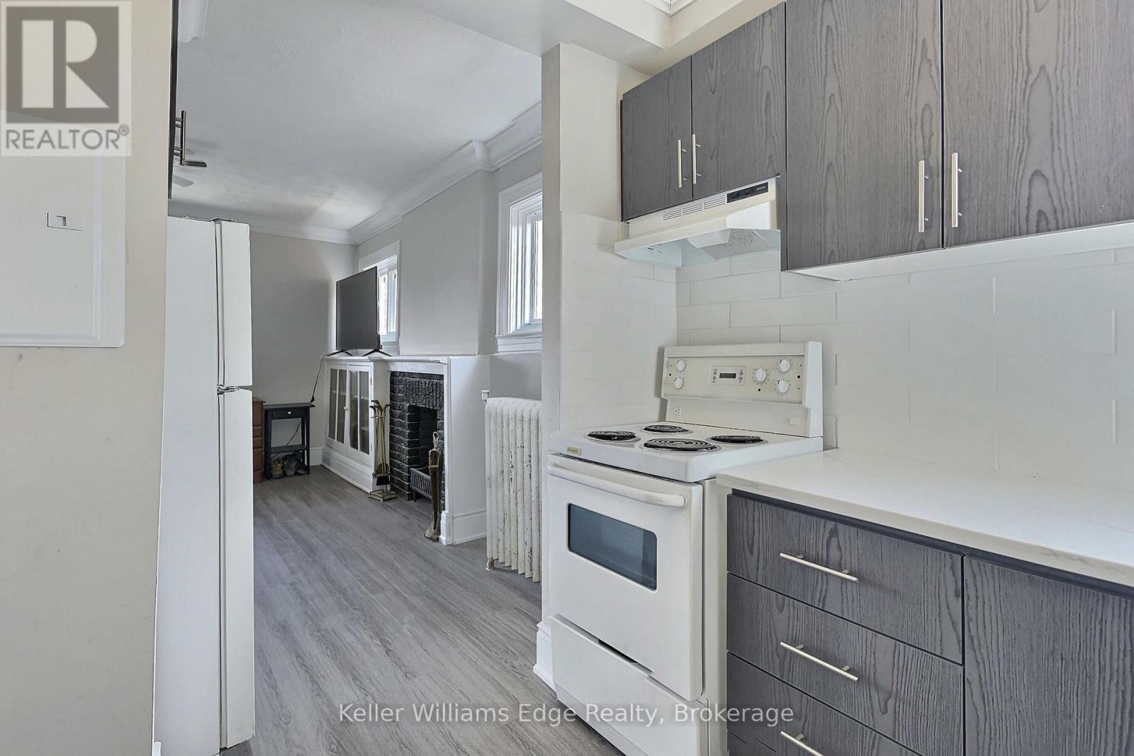 5 - 8 TISDALE STREET S