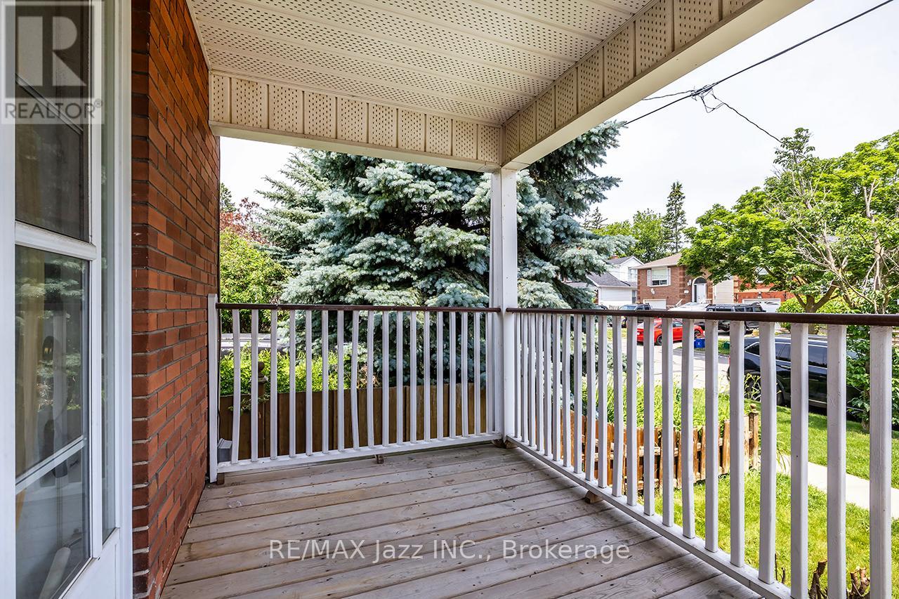 100 MONTRAVE AVENUE