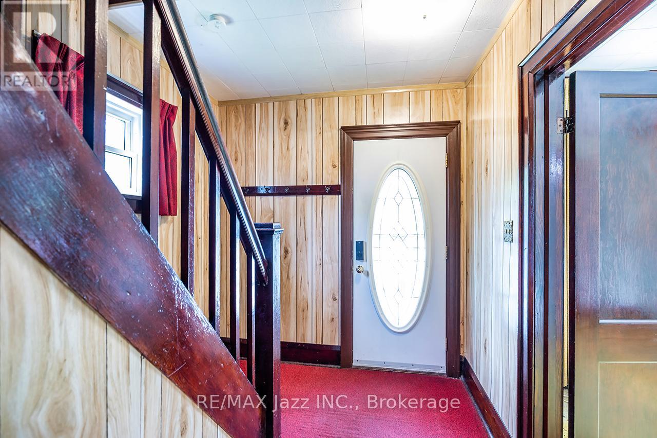 100 MONTRAVE AVENUE