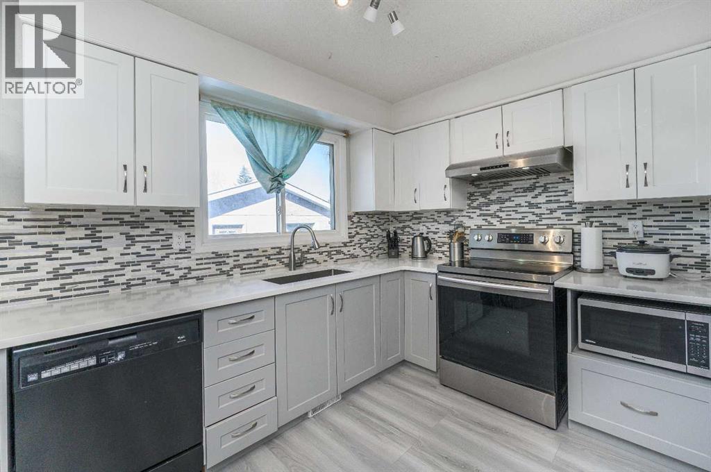 427 Rundlelawn Way NE