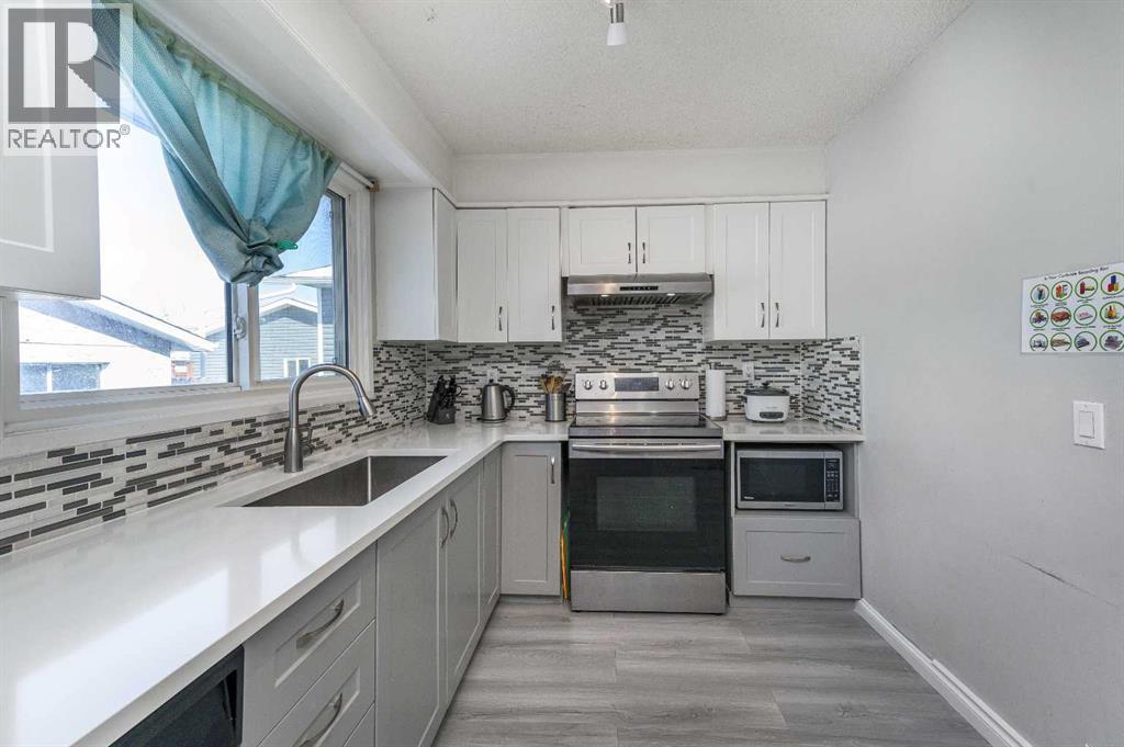 427 Rundlelawn Way NE