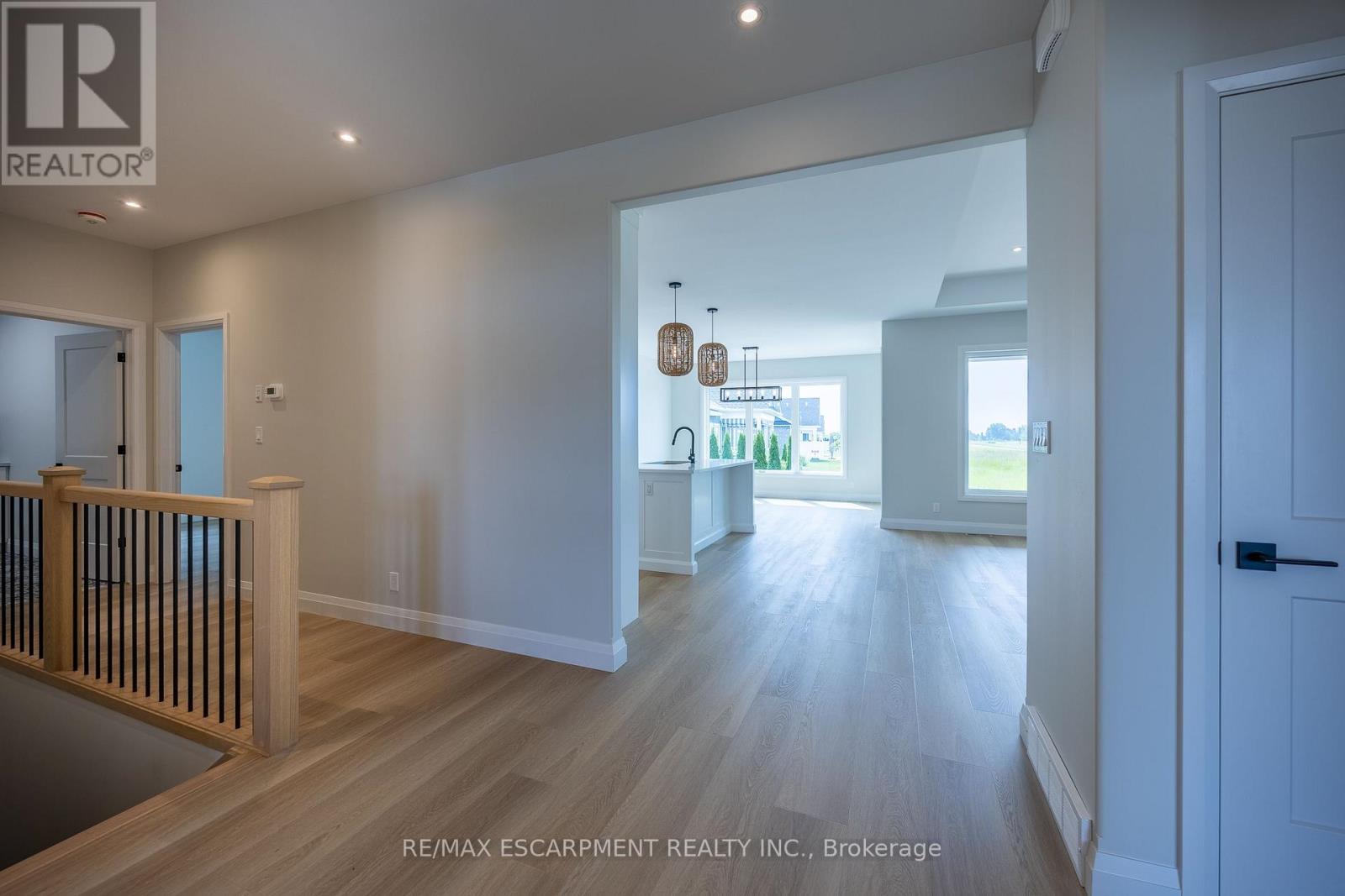 32 - 222 SCHOONER DRIVE