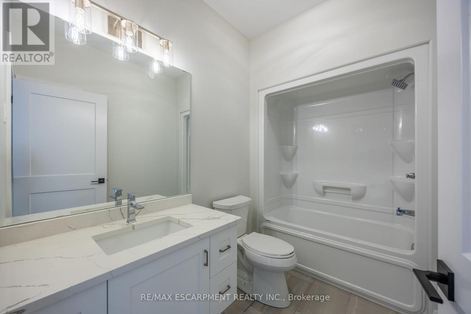 32 - 222 SCHOONER DRIVE
