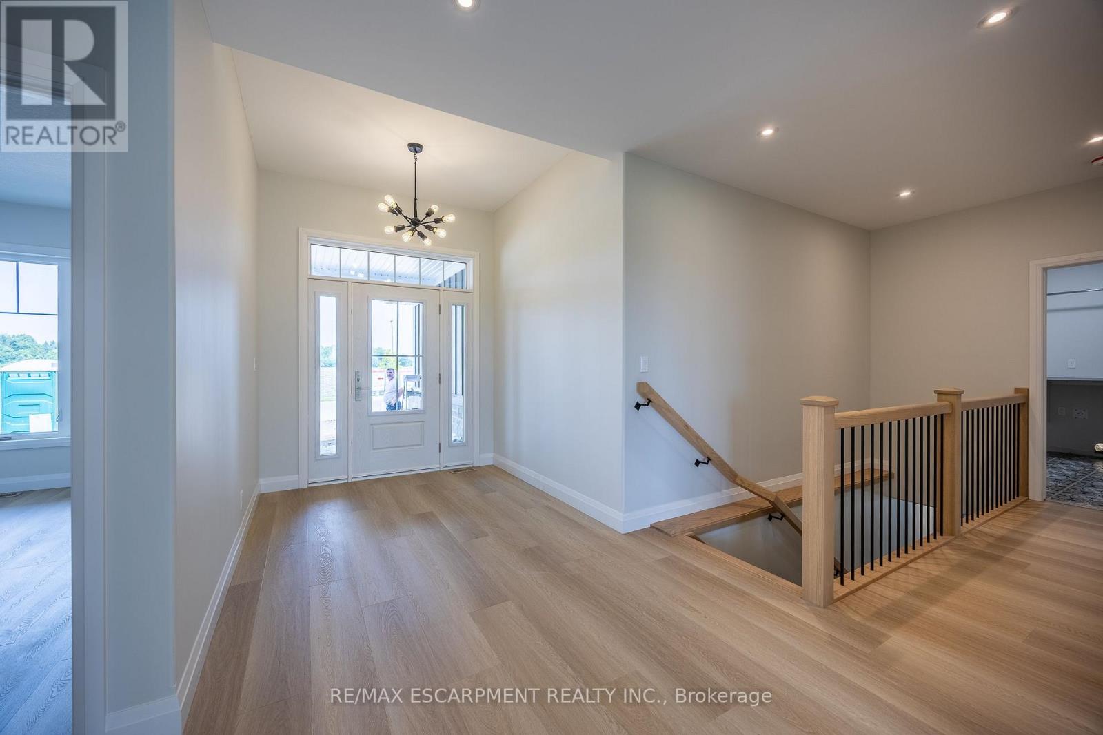 32 - 222 SCHOONER DRIVE