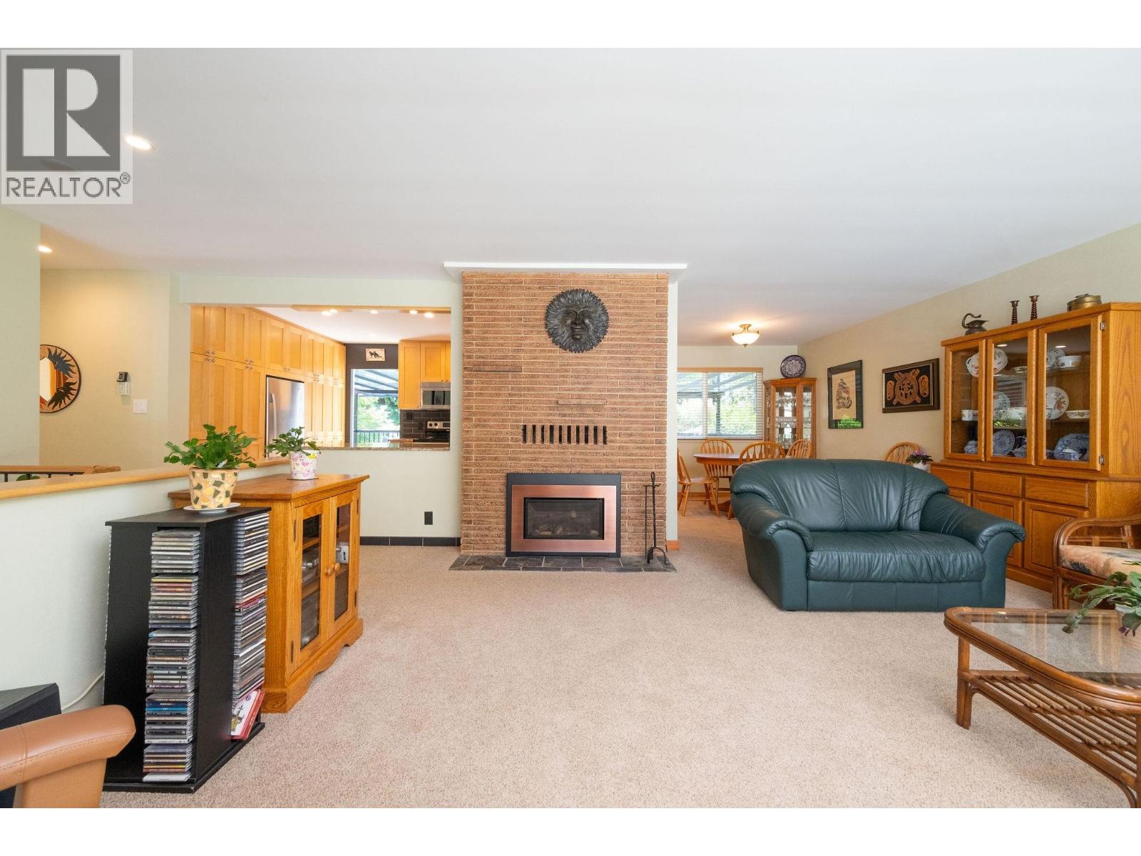 2573 KILMARNOCK CRESCENT