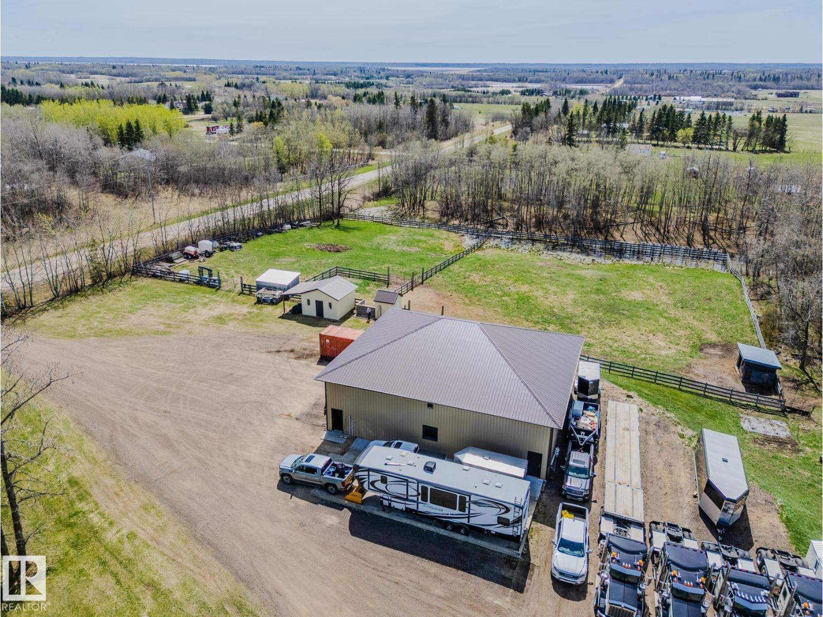 52138 RGE ROAD 215